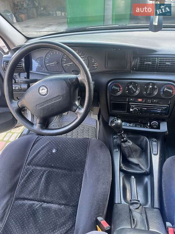 Седан Opel Omega 1998 в Новоукраинке