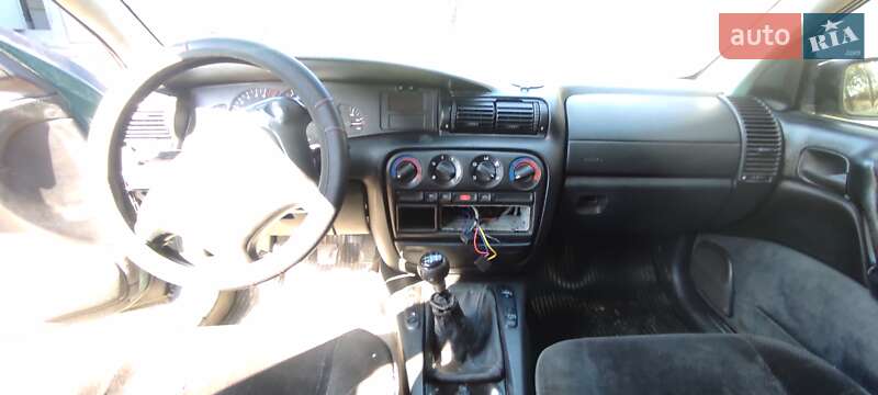 Седан Opel Omega 1995 в Новому Розділі