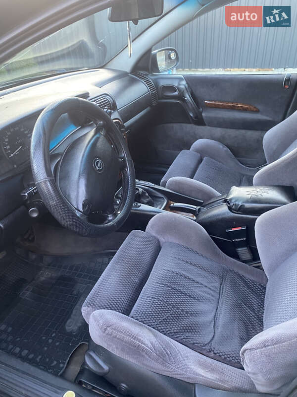 Седан Opel Omega 1999 в Звягеле фото 5 Седан Opel Omega 1999 в Звягеле
