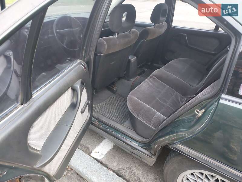 Седан Opel Omega 1992 в Києві фото 14 Седан Opel Omega 1992 в Києві