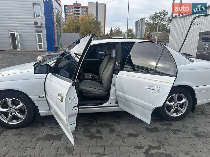 Седан Opel Omega 2001 в Николаеве