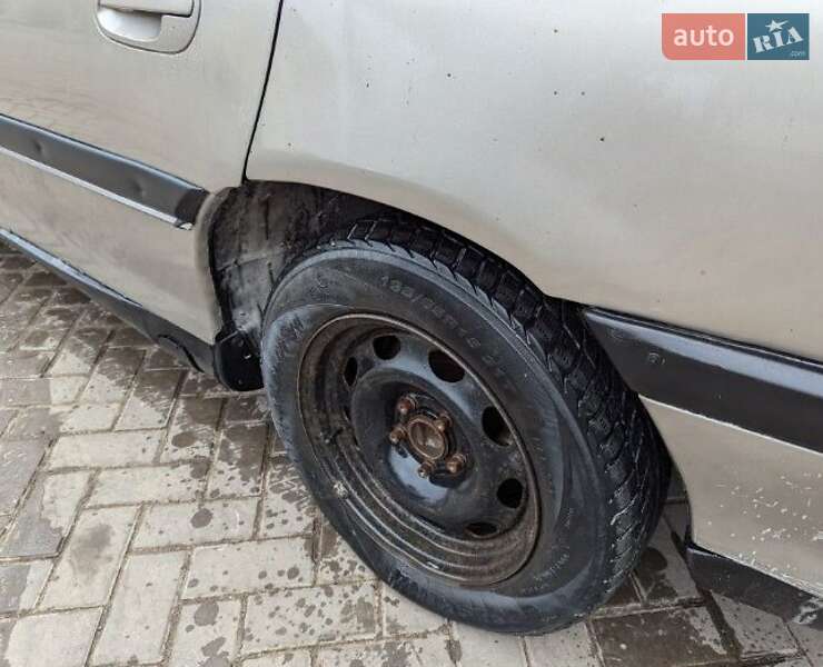 Седан Opel Omega 1996 в Близнюках