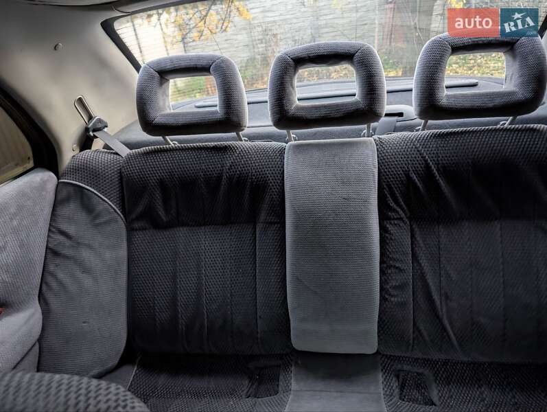 Седан Opel Omega 1997 в Днепре