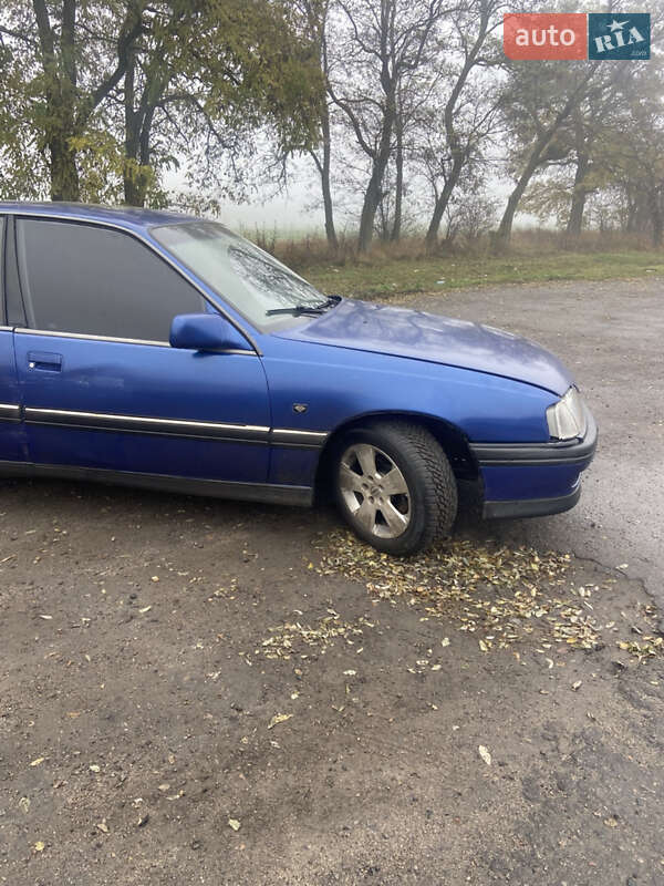 Седан Opel Omega 1989 в Киеве