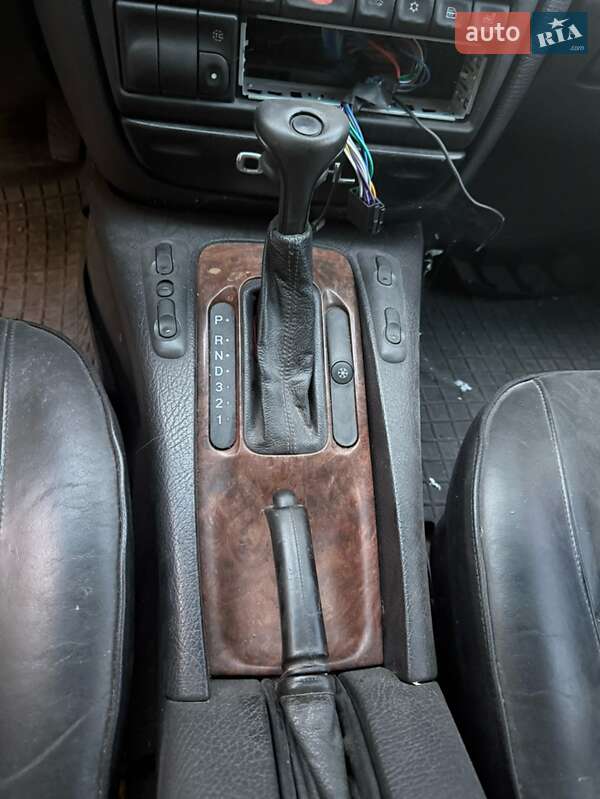 Седан Opel Omega 1995 в Дніпрі