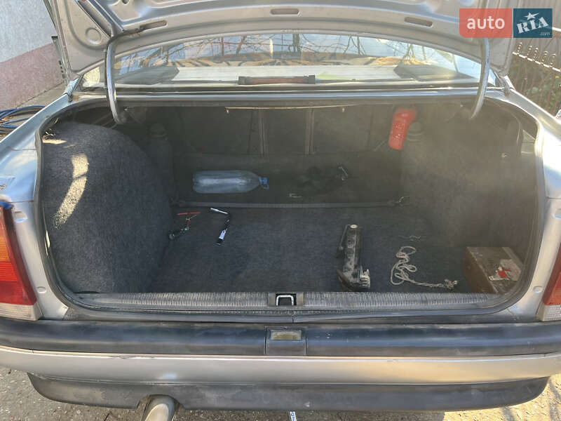 Седан Opel Omega 1987 в Ізмаїлі