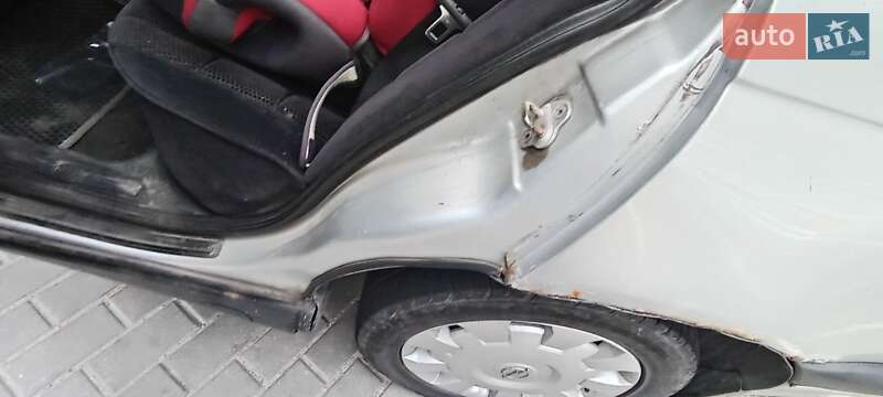 Седан Opel Omega 1995 в Дніпрі