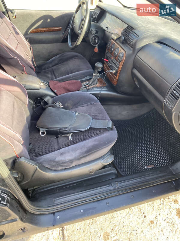 Универсал Opel Omega 1998 в Деражне