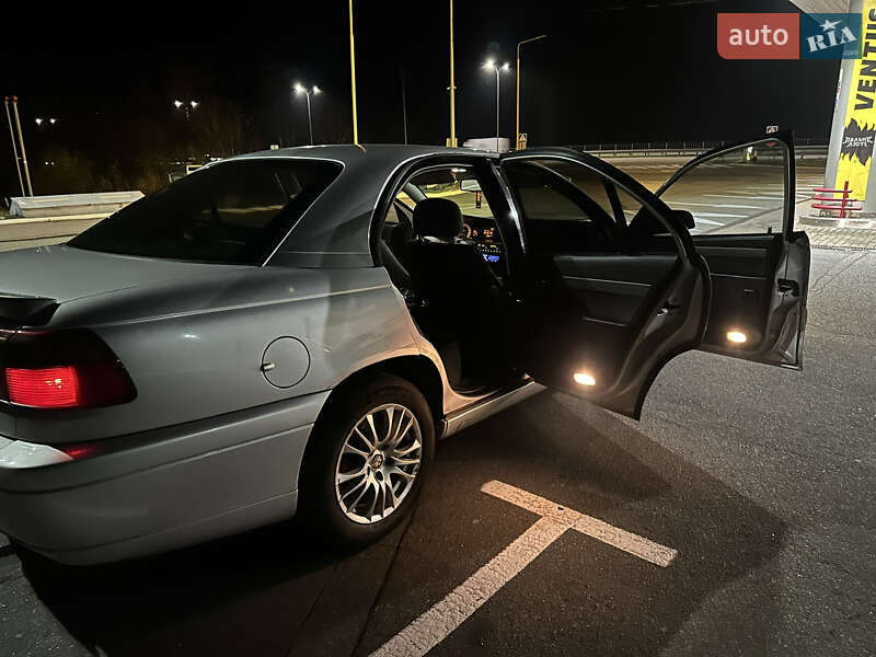 Седан Opel Omega 2002 в Яготине