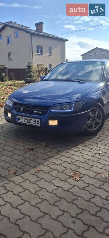 Седан Opel Omega 1994 в Львове
