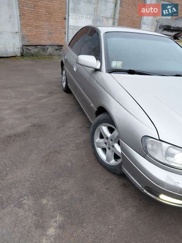Седан Opel Omega 2002 в Лубнах
