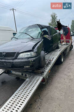 Седан Opel Omega 2003 в Луцке