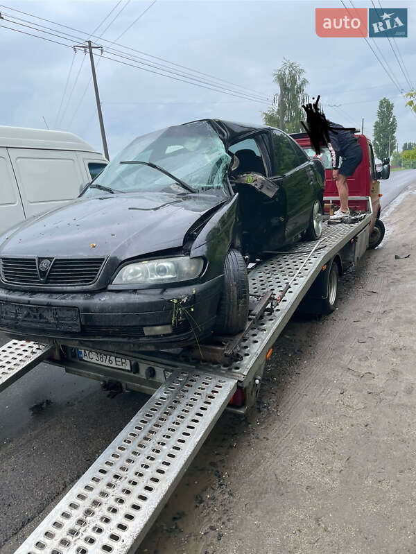 Седан Opel Omega 2003 в Луцке