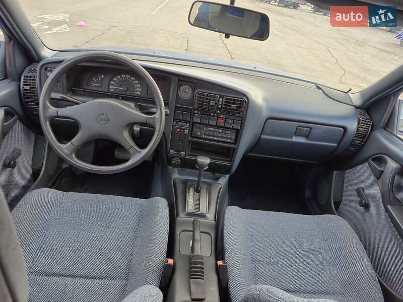 Седан Opel Omega 1987 в Кременчуге