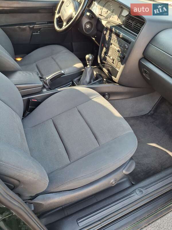 Седан Opel Omega 2003 в Василькове