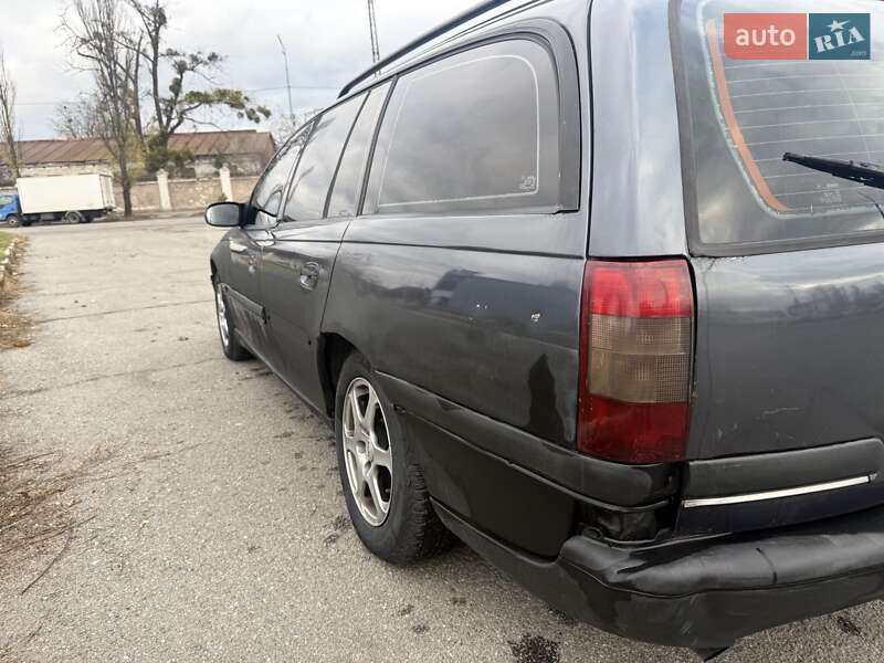 Універсал Opel Omega 1996 в Києві