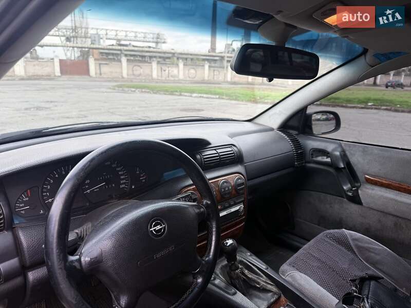 Універсал Opel Omega 1996 в Києві