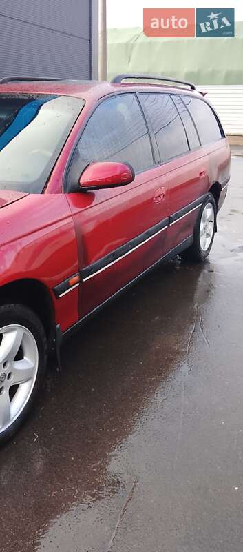 Универсал Opel Omega 1998 в Умани