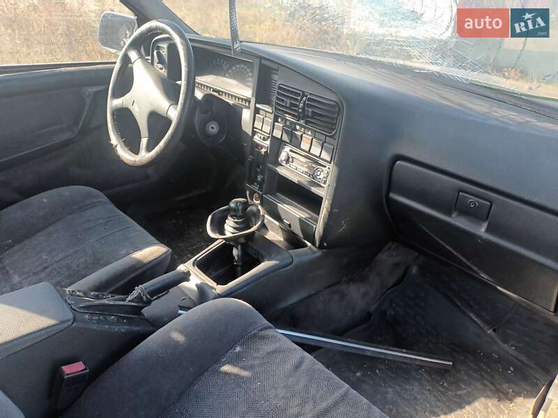 Седан Opel Omega 1991 в Южном