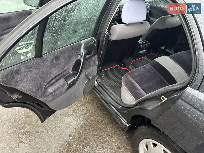 Седан Opel Omega 1996 в Киеве фото 10 Седан Opel Omega 1996 в Киеве
