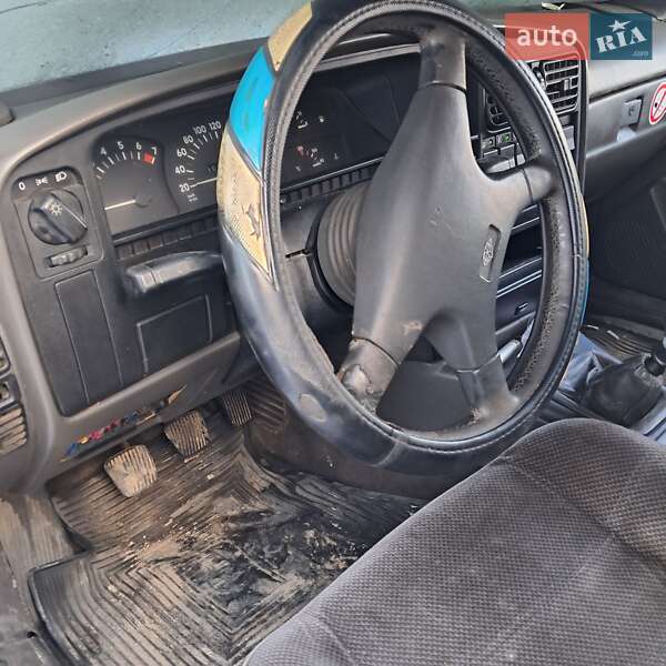 Седан Opel Omega 1989 в Дрогобыче