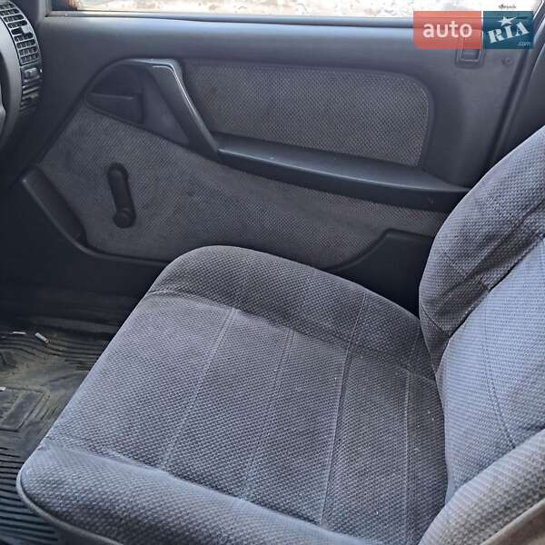 Седан Opel Omega 1989 в Дрогобыче