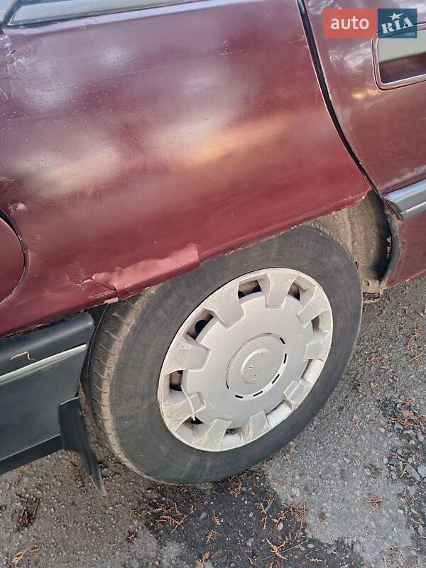 Седан Opel Omega 1990 в Полтаві