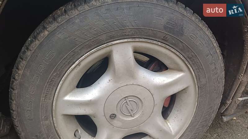 Седан Opel Omega 2000 в Боровій