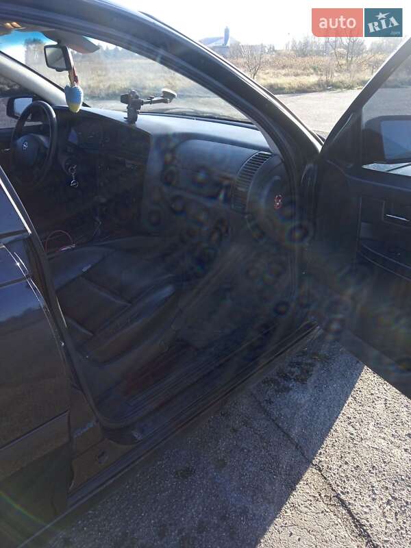 Универсал Opel Omega 2003 в Березному