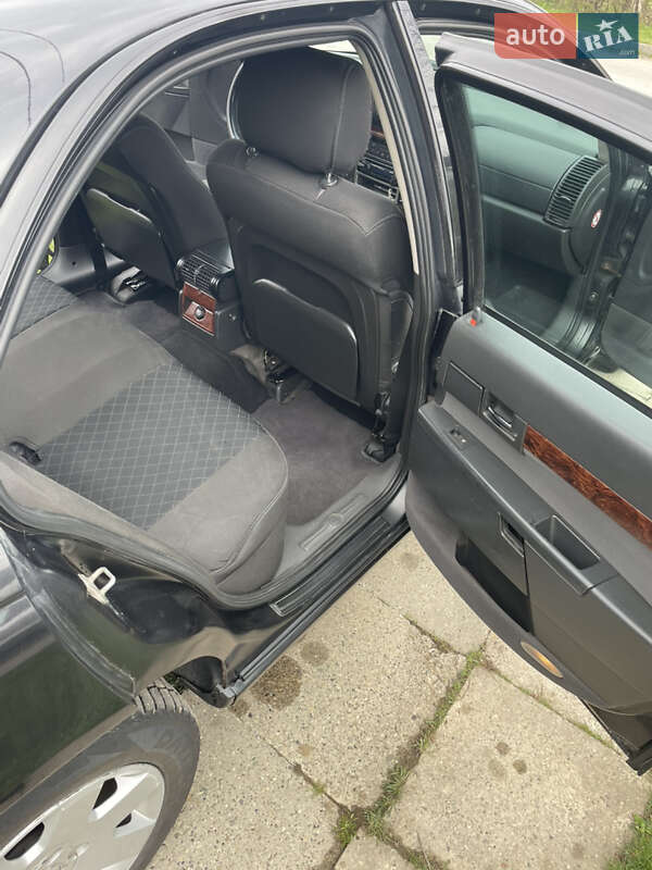 Седан Opel Omega 2000 в Львове