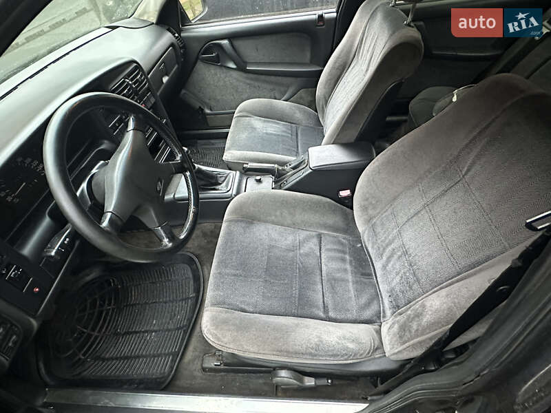Седан Opel Omega 1992 в Києві фото 9 Седан Opel Omega 1992 в Києві
