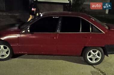 Седан Opel Omega 1988 в Вараші