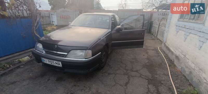 Седан Opel Omega 1991 в Узине