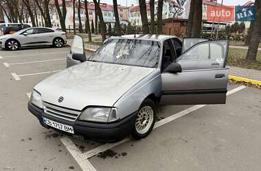 Седан Opel Omega 1989 в Киеве