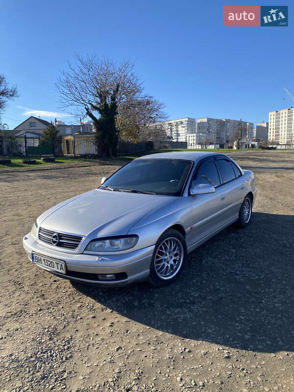 Opel Omega 2000