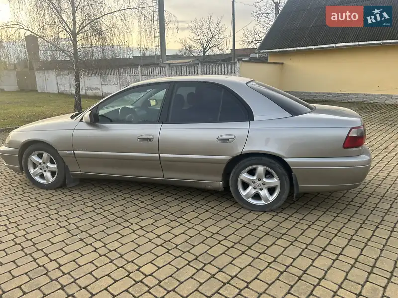 Opel Omega 2002