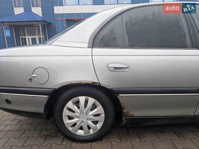 Седан Opel Omega 1995 в Івано-Франківську