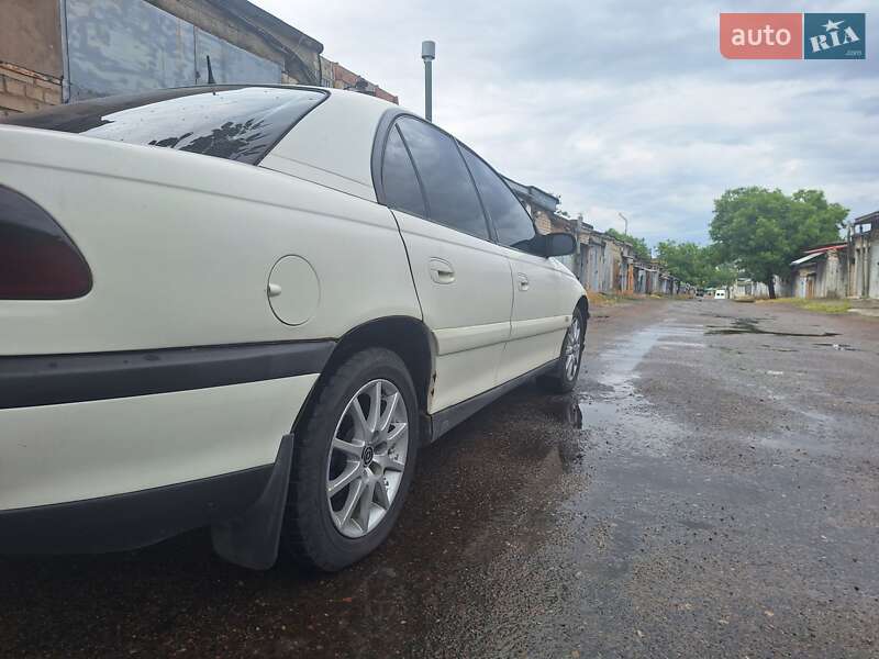 Седан Opel Omega 1998 в Николаеве