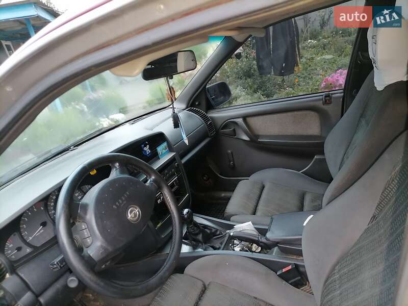 Універсал Opel Omega 1990 в Козельщині