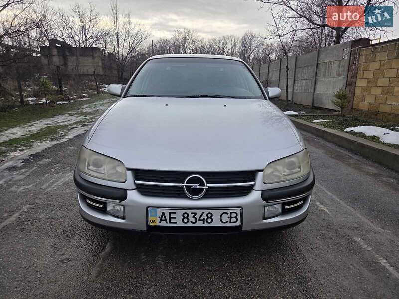 Седан Opel Omega 1998 в Каменском
