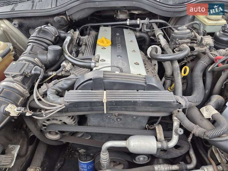 Седан Opel Omega 1998 в Каменском