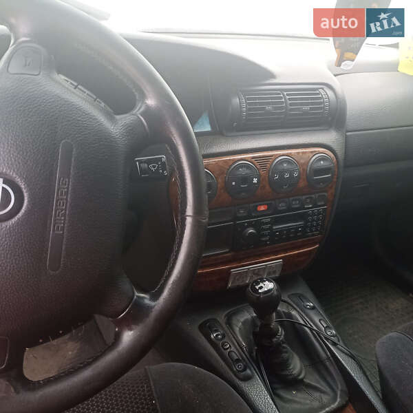 Седан Opel Omega 1999 в Корсуне-Шевченковском