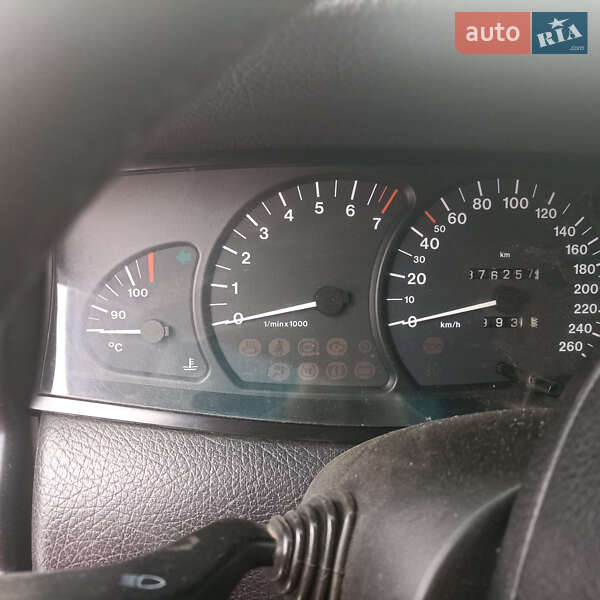 Седан Opel Omega 1999 в Корсуне-Шевченковском