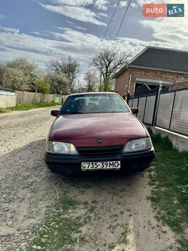 Седан Opel Omega 1989 в Черновцах