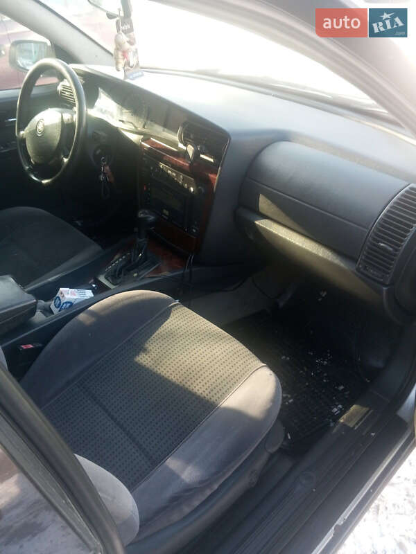 Седан Opel Omega 2000 в Одессе