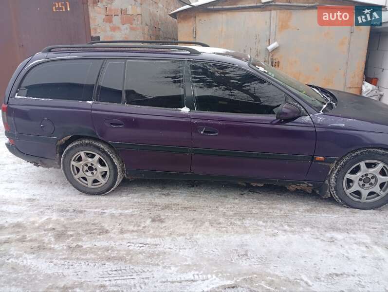 Универсал Opel Omega 1995 в Киеве