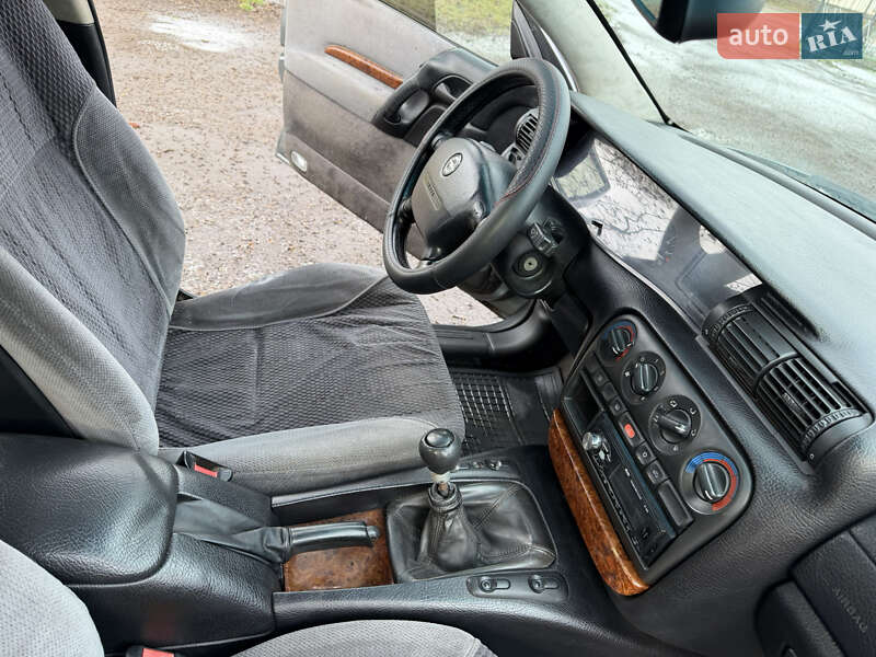 Седан Opel Omega 1995 в Апостолово