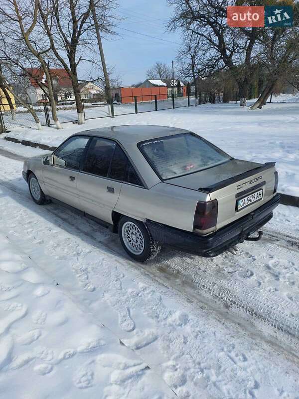 Седан Opel Omega 1987 в Владимире