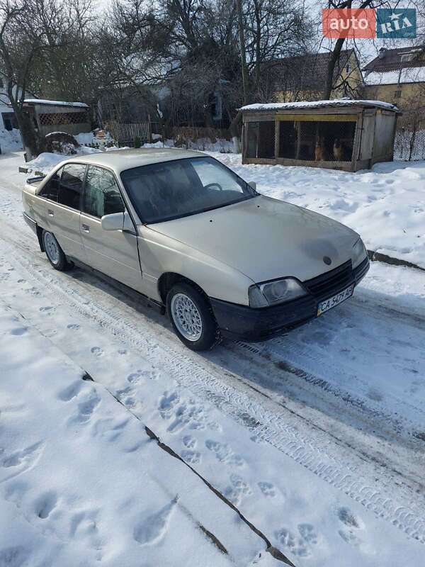 Седан Opel Omega 1987 в Владимире