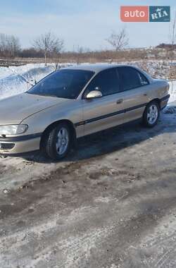 Седан Opel Omega 1999 в Новоселице